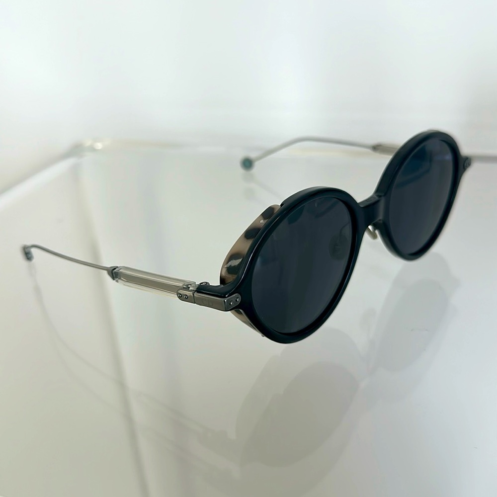 AUTHENTIC CHRISTIAN DIOR
Acetate Umbrage Round Sunglasses Tortoise Black